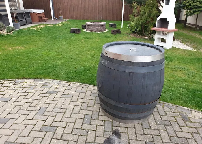 Notafa Vendeghaz Eğri